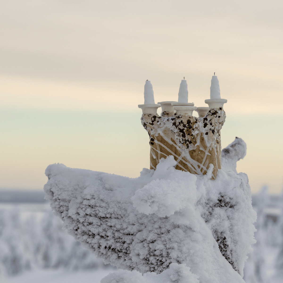 Kaamoskivi Art Kynttilänjalka Kuusihaarainen - PENTIK - Sisustus/Kynttilät/Kynttilänjalat