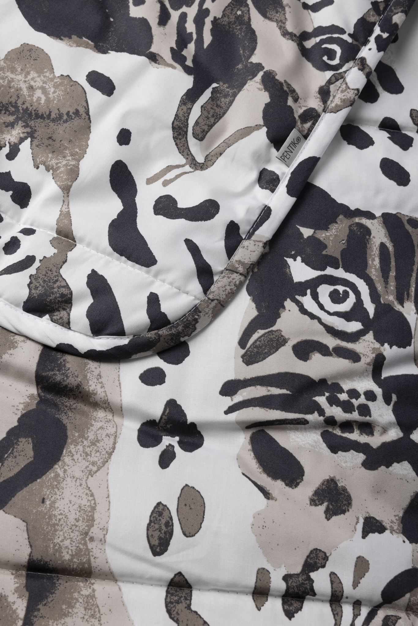 Villikissa Bedspread
