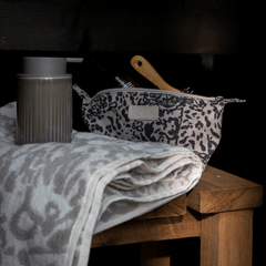 Villikissa Toilettilaukku - PENTIK - Tekstiilit/Kylpyhuonetekstiilit/Toilettilaukut